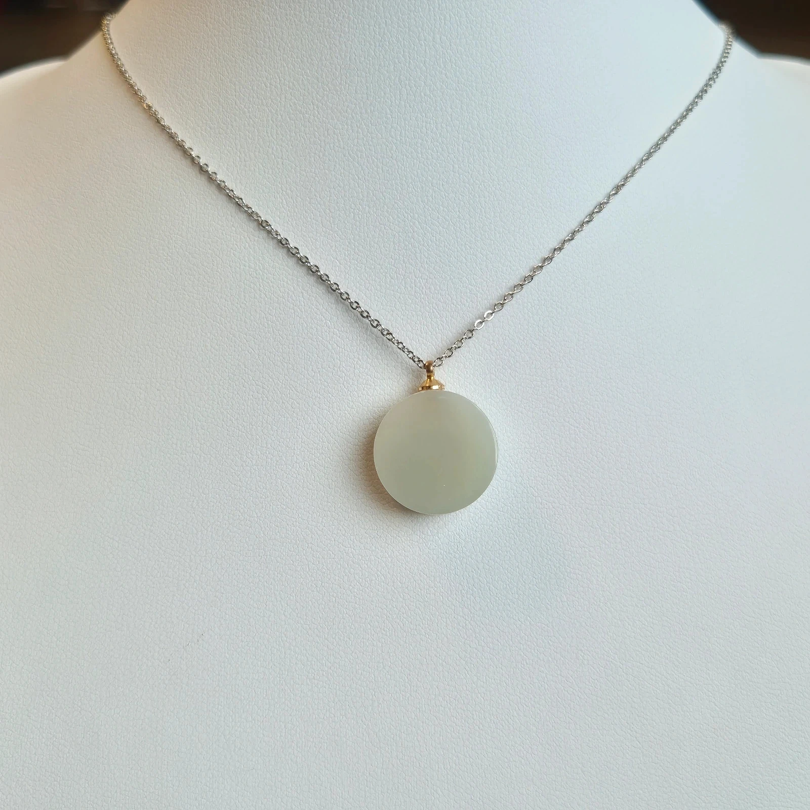 #Natural untreated Nephrite jade pendant with necklace